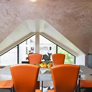 Hotel Efbet, Warna