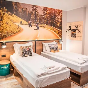 3* Hotel Three Dolphins With Rooftop Terracе